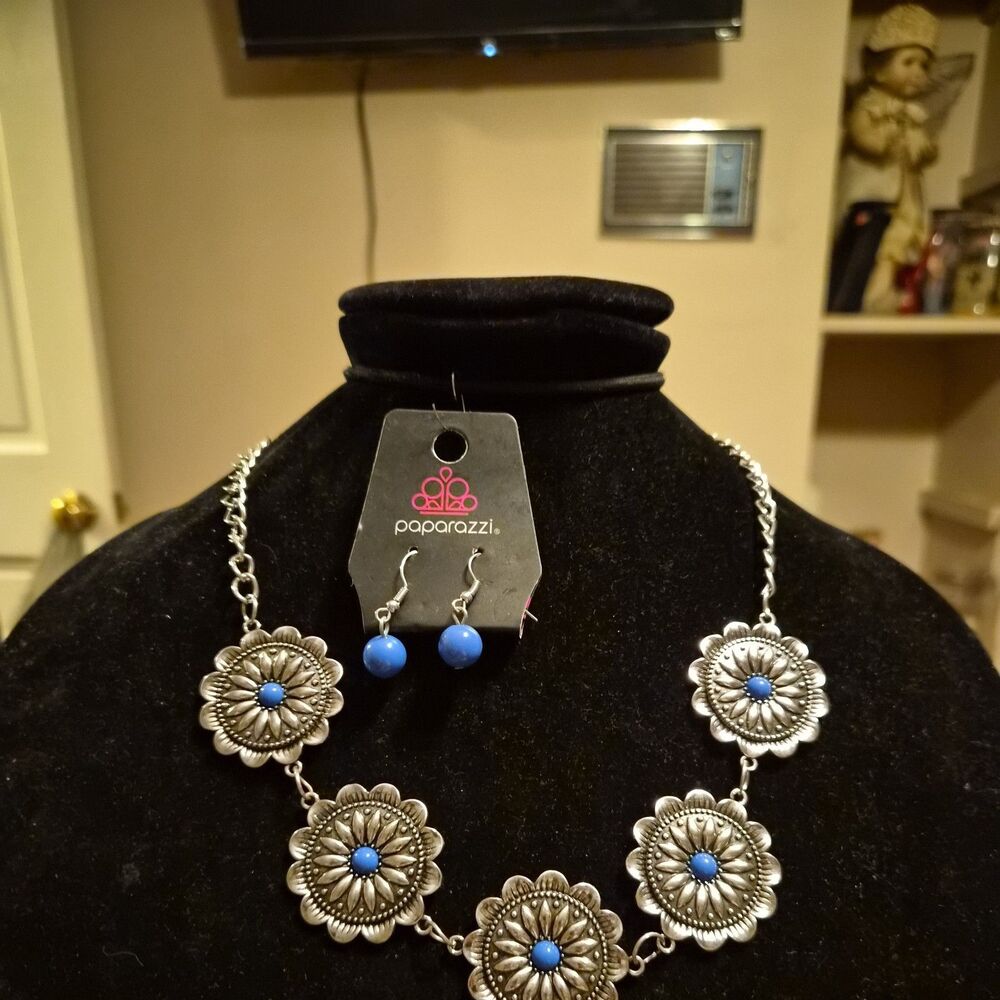 Paparazzi ME-DALLIONS, MYSELF, AND I blue necklace